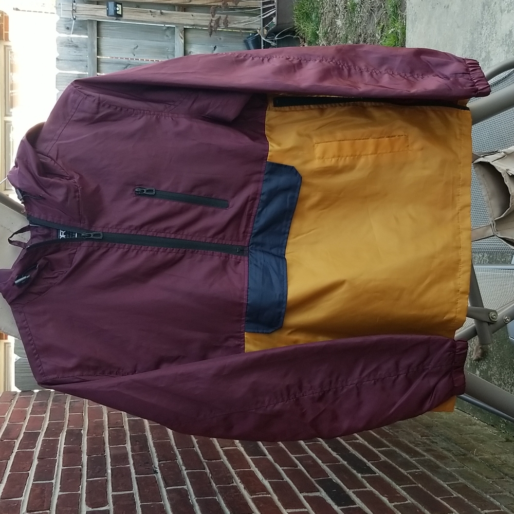 Distortion windbreaker